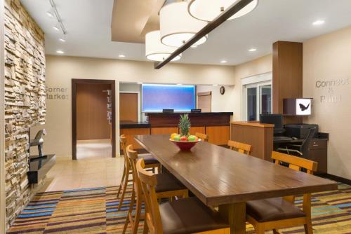 Αίθουσα υποδοχής, Amerivu Inn and Suites in Γκραντ Φορκς(Βόρεια Ντακότα)