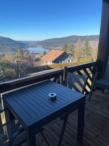 Le Hibou appartement avec vue lac et montagnes