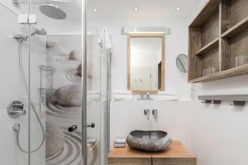 Bathroom, 5-Sterne-Ferienapartment Dunensand direkt am Kurstrand in Zingst