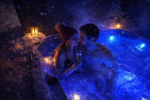 Hot tub, Aurora Igloo Village Yllas - Hot Tub in Rämeänniemi