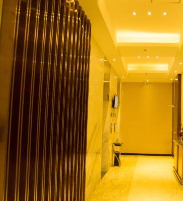 Chenshi Bianjie Hotel Chenshi Bianjie Hotel is perfectly located for both business and leisure guests in Huanggang. Featuring a satisfying list of amenities, guests will find their stay at the property a comfortable one. 2