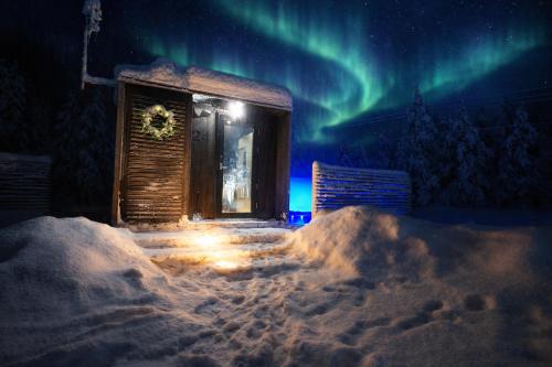 Exterior view, Aurora Igloo Village Yllas Luna Suite - Hot Tub in Rämeänniemi