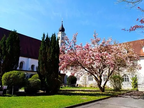 Kloster Altenhohenau FHN in Griesstätt, Deutschland