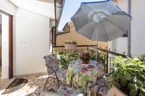 Komfortables Apartment nur 600 Meter zum Strand und zum UNESCO-Weltkulturerbe – khách sạn tại Borik