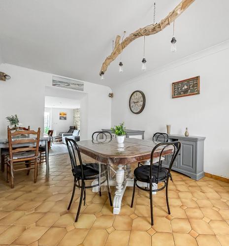 Maison familiale traditionnelle avec terrasse in Champagne (Poitou-Charentes)