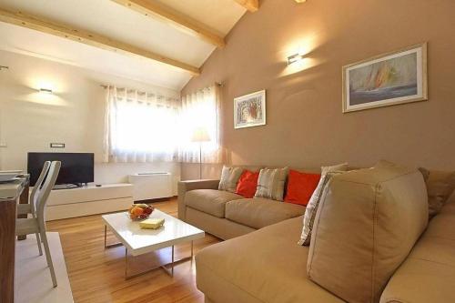 Einzigartige Villa mit Salzwasserpool, Panoramablick, Bikes, Trampolin, Tischtennis in Markovac
