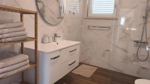 Apartman Twins 1 by Villas Guide - image 2