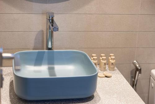 Brand New Exclusive 2BR Burj and Canal View - image 6