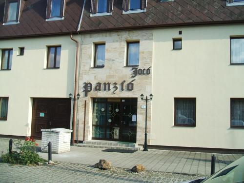 Jocó Panzió, Ньиредьхаза