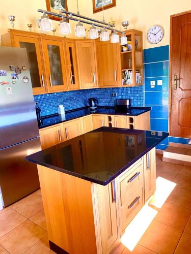 Casa Mariano Private Heated Pool With Views and AC in Paderne