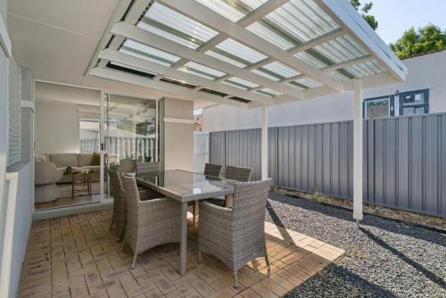 Bright and Stylish White Oasis - image 3