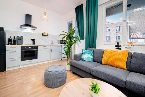 Modern Suite with Balcony - Best Point by Rudolfplatz - Perfect for 5 Guests - Netflix in Köln, Deutschland