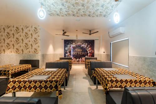 Restaurant, Treebo Maharaja Near Ranjangaon MIDC in Shikrapur