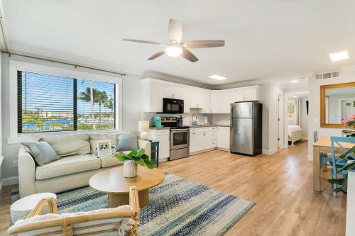 Sailfish Suites 7 - Waterfront Lodging in Stuart, USA