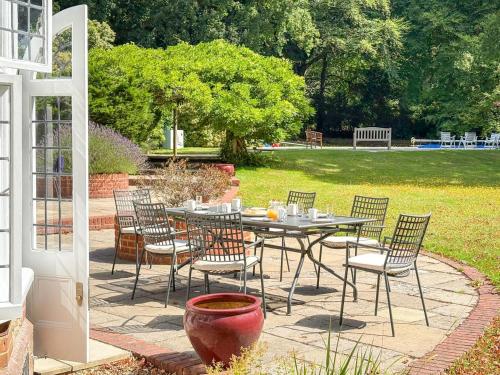 Facilities, 6 Bed in Haslemere oc-c34083 in Hindhead