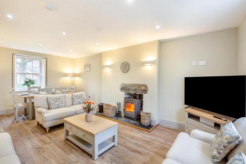 3 bedrooms, 4 beds