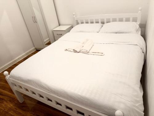 Rayan's Lodge Stratford London by OYO - London