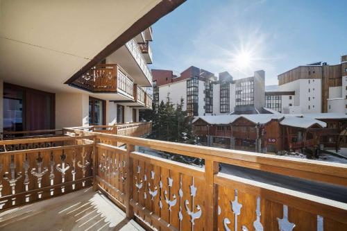Ski-in ski-out Val thorens fully Renovated central with panoramic views