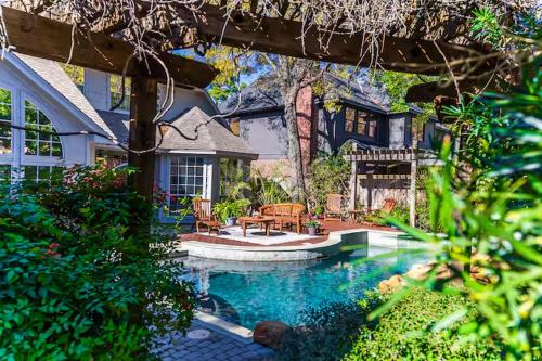 Cherry Hills Poolside Escape by StayLage in Klein