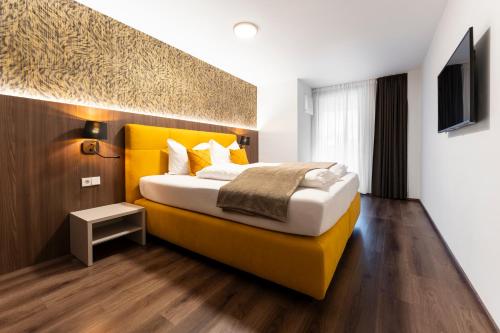 Gerharts Premium City Living - center of Brixen with free parking and Guestcard 1