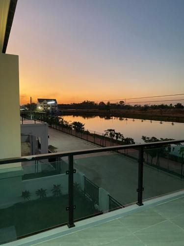 Alayah บ้านเดี่ยวสองชั้น ธาดาดิโอเอซิส in ชุมเห็ด