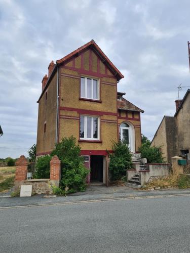 Maison Huitlala in Boussac
