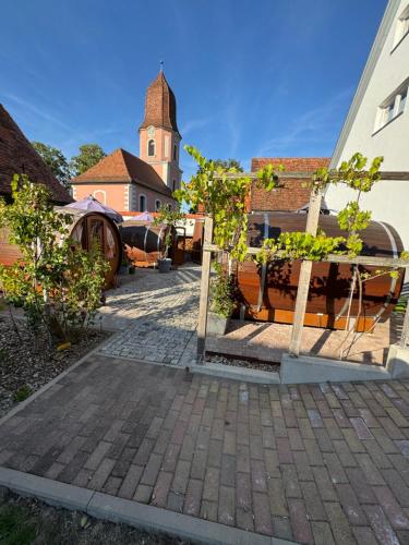 Schlafen im Weinfass in Ipsheim