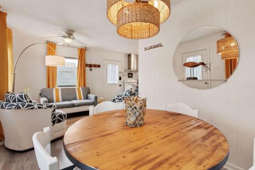 5041 - The Captains Quarters - image 2