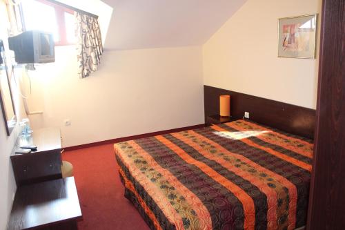 Hotel Elena - image 14