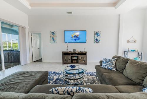 Villa Rosa by Roelens Vacations – Cape Coral