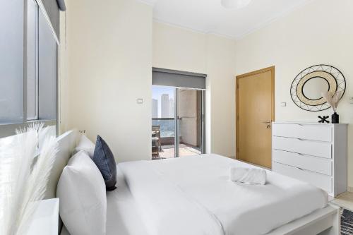 VayK - Modern and Central 1BR in the Marina - image 12