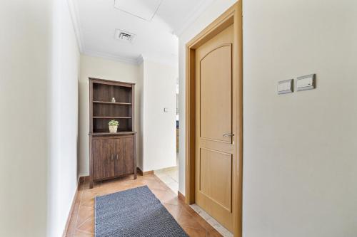 VayK - Modern and Central 1BR in the Marina - image 7