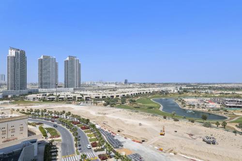 VayK - Chic Hotel Style Studio in Damac Hills - image 9