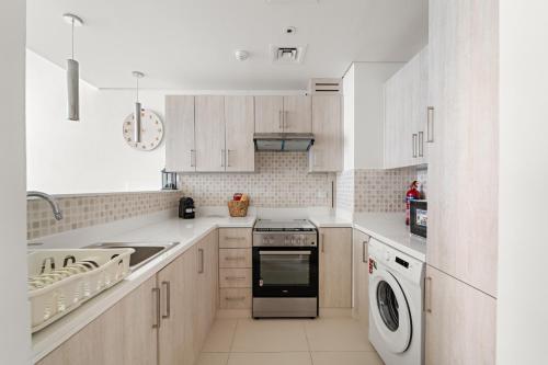 VayK - Great 1BR with Beach Access - image 9