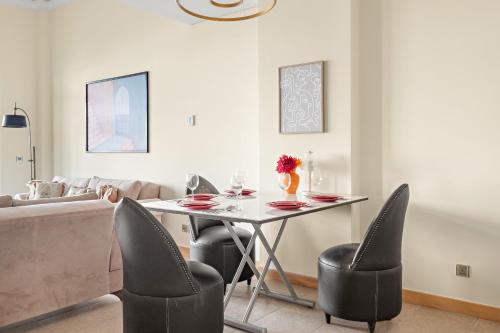 VayK - Beachfront 1BR on Palm Jumeirah with Sea View - image 4