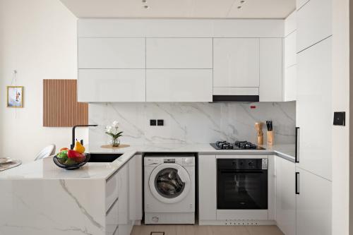 VayK - Heavenly Brand New 1BR in Jvc - image 6