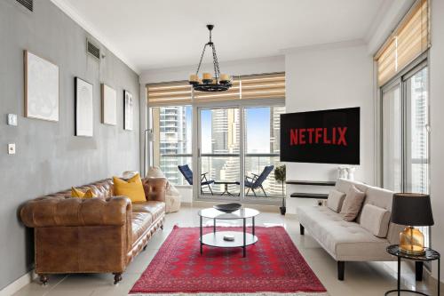 VayK - Luxe 2BR with Stunning Marina Views - image 9