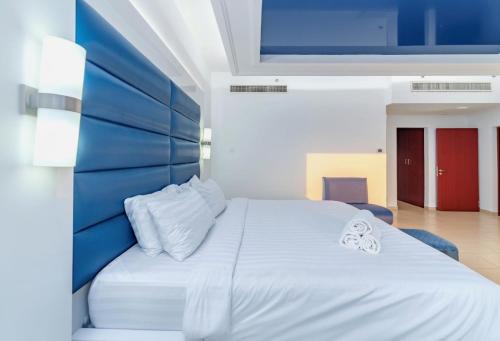 Elan Rimal Suites JBR Beach Sea View - image 2