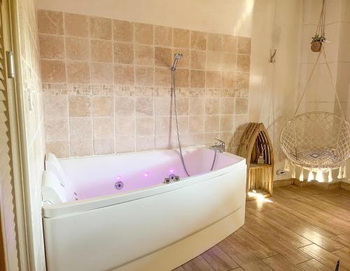 Chambre double, bain à remous