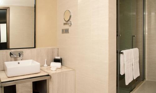 Fleuve Congo Hotel By Blazon Hotels The 5-star Kempinski Hotel Fleuve Congo offers comfort and convenience whether youre on business or holiday in Kinshasa. Offering a variety of facilities and services, the property provides all you n