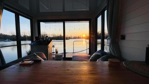 Hausboot Bötje in Hamburg, Deutschland