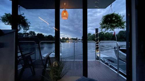 Hausboot Bötje in Hamburg, Deutschland