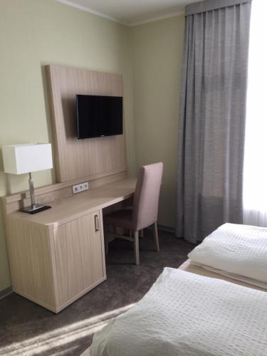 1 queen bed
