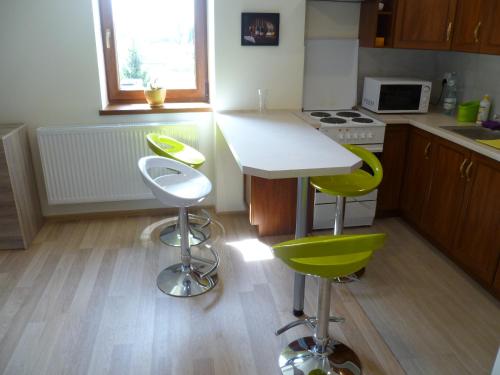 บริการและสิ่งอำนวยความสะดวก, Energy House in ยาสวอ