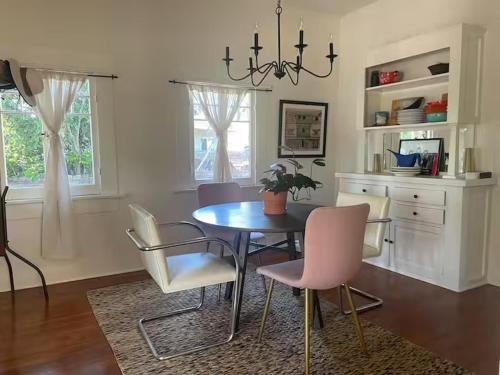 Charming Boho Pasadena Cottage Near Rose Bowl