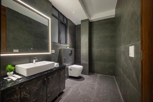 The Heaven Inn Kasauli - image 2