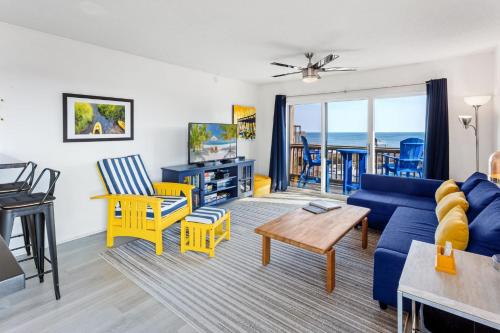 C323C - Betty`s Oceanside - image 3