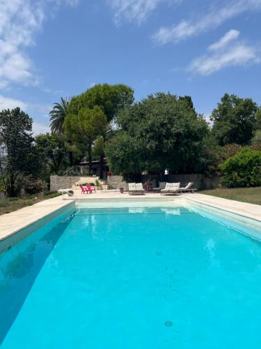Studio au dernier étage d'une bastide grassoise