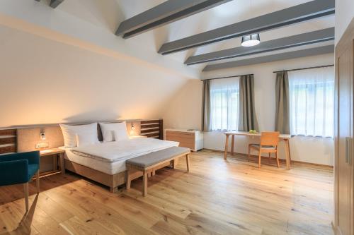Hotel a restaurace U Vychopňů - image 6