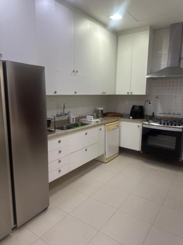 Mansão pé na areia no exclusivo condominio resort Jequitimar - image 3